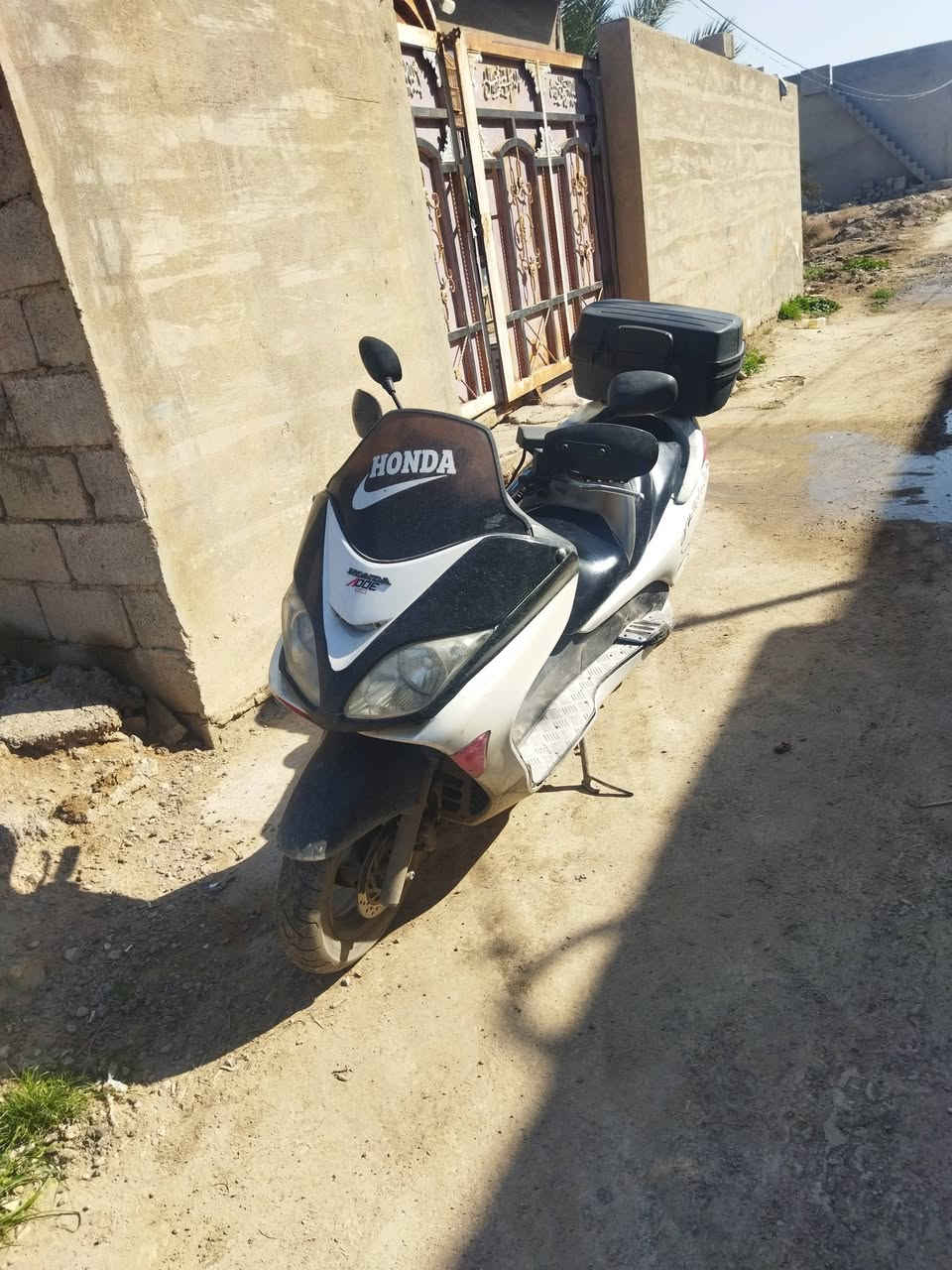 سلام عليكم لبيع فورزا صفر 8مكينه بلاد عميه بلاد قبق شوته وكلجات نيكل ابدل جويتر ومبدل نوزل وكلجه ابلاد مابدله من لحد الان بس القايش مبدله هذني هنه الذكرتهن استهلاكيات يعني دراجه مابيه اي عطل كفراته 75بلميه بس شويه وصخه ماغاسله سنويه بيه بس اللوحه بعده بلمرور مامستلمه ماعندي مجال بس الي يشتري اروح احوله وستلم اللوحه اله  عنوان ديالى بعقوبة السعر 12ورقه هذا رقمي*********** بيه واتساب الحاب يشتري يتصل
