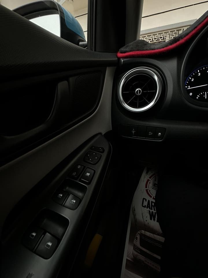 السلام عليكم
KONA.  2023

فول ماعده الفتحه 
كشن كهرباء 
بصمه
بصمه بيبان 
رادارات 
اوتو ستوب 
مود داريف 
شاشه كار بلي 
داخل ابيض 
وياله حديده 
تشغيل عن بعد 
السياره جديده وكامله 
على اخر حبايه هزه جديده 
رقم اربيل الدولي سنويه باسمي 
تحويل مباشر 
ماشيه 20وقابل للزياده 
حادث  جاملغ شحط فقط وضربه بتاير 
وبار اصبع بالباب 
بدون دواخل ابد  بس ايرباك استيرن 
مكاني غزاليه 
***********
وبي وتساب 
السعر 157
