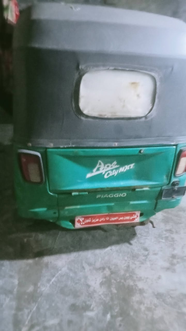 السلام عليكم تكتك لبيع مكان ناصريه التكتك مرقم وعندي بس سنويه موديل 21 مكينه بلاد مجفته عنوان ناصريه مركز *********** خابر ودلل السعر 3250  الله شاهد محتاج واريد ابيع
