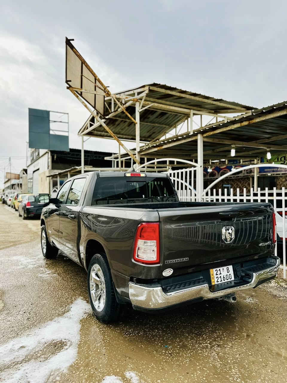 السلام عليكم ورحمت الله وبركاته
دوج رام 2022 فئة ايتورك محرك V6
مواصفات المعروفة ضرر السيارة الدعامية الامامية 
بدون صبغ بدون تبديل 
باب طويل بدي قصير 
رقم اربيل تحويل او وكالة مباشر 
مكان تواجد السياره بابل الحلة السعر 290$ قابل للتفاوض
للتواصل على الرقم ***********
