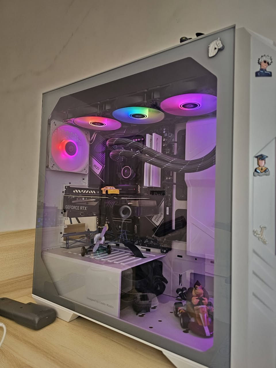 Pc للبيع ​🖥️ للبيع: تجميعة حاسبة قيمنق وشغل ثقيل مواصفات عالية
السلام عليكم، للبيع حاسبة نظيفة جداً وممتازة للألعاب القوية، المونتاج، الرندرة، . الحاسبة كاملة وجاهزة للاستخدام فوراً.
​⚙️ المواصفات:
​المعالج: Ryzen 9 7900X
​كرت الشاشة: RTX 3060 Ti 8GB
​المذربورد: MSI X670 Wi-Fi (بيها واي فاي وبلوتوث)
​الرام: 32GB DDR5 RGB 6000MHz
​الهارد: 2TB Samsung Gen4 M.2 (سريع جداً)
​التبريد: تبريد مائي 360mm Frozen
​الباور: 700W
​الكيس: Cooler Master
​السعر: [2500 مليونين و خمسميه ] (بي مجال بسيط للجادين)
للعلم اني ماخذه ب ثلاث ملايين 
​المكان: [بغداد دوره ]
​التوصيل: [***********]
