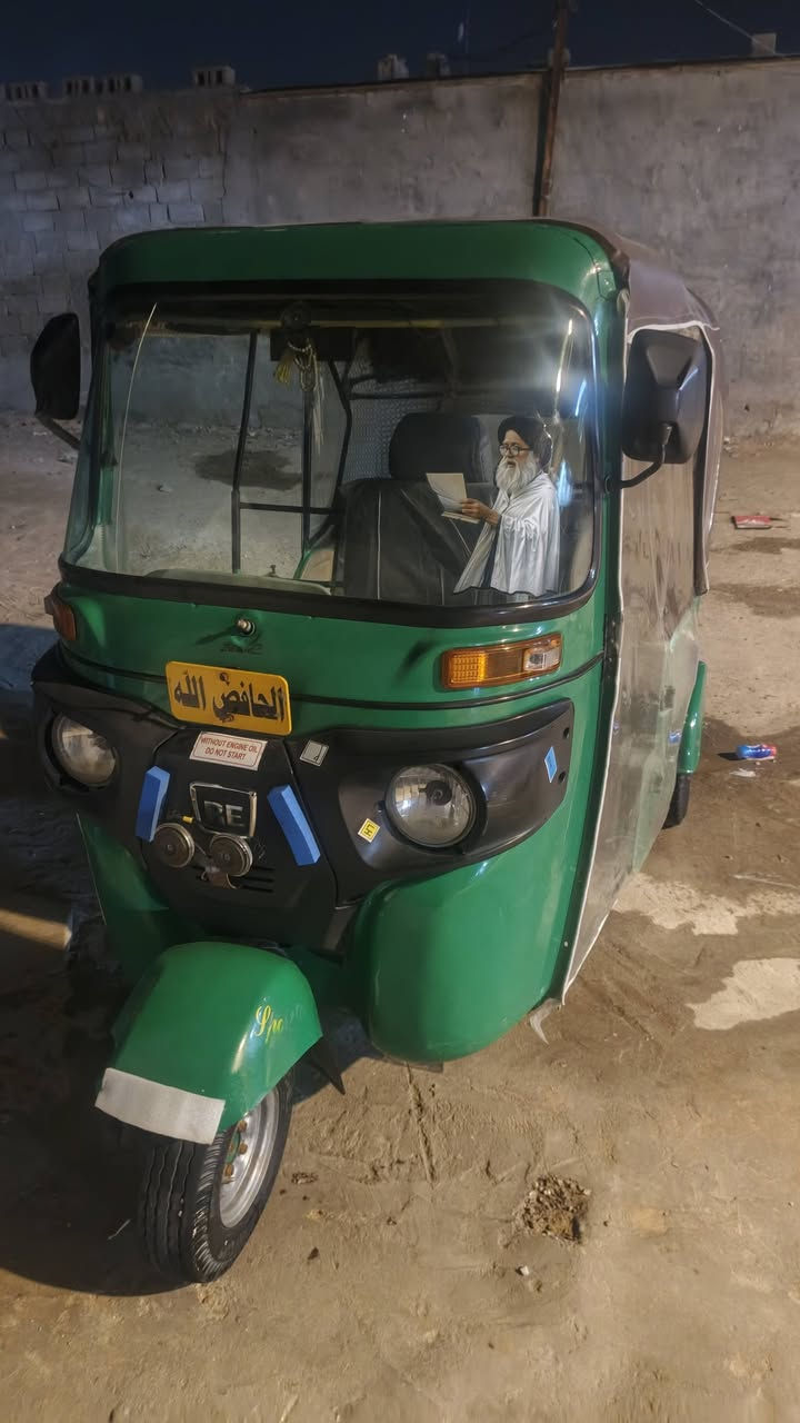 تكتك للبيع موديل ٢٢ مكينه مكفوله السعر ٨٥٠٠ وبيها مجال 
العنوان البصره  ***********
