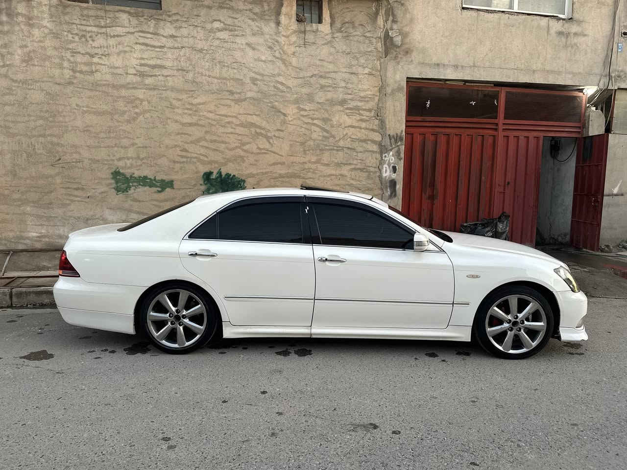 ماشاءلڵە لە ماڵی هەموو لایک
شاهینە 180 بە گەورە
بڕاوە
فول مواسەفات 
سڵاید 
جڵد هیتەر 
 ئاوێنە ئیشارەت
سپۆڕت تۆمس
بەشەرتی هەمووشتێک 
ناو پاکاتی
نرخ 58 کەمێک مەجال
*********** 
شوێن حاجیاوا ڕانیە
