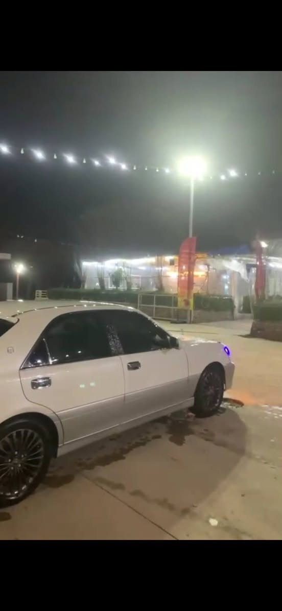 بەناوی خوای گەورە مەلیکە بڕاوە شوشە چۆنە ئاوایە ٤ دوگمە بێ سڵاید کامل جوانکاری ٤ ویلی ئەڤەلۆنی تیایە ٣٩ تۆزێ مەجال موشتەری نی سەرمان مەیەشێنە  بۆ زانیاری زیاتر پەیوەندی بکەن *********** السليمانية, العراق
