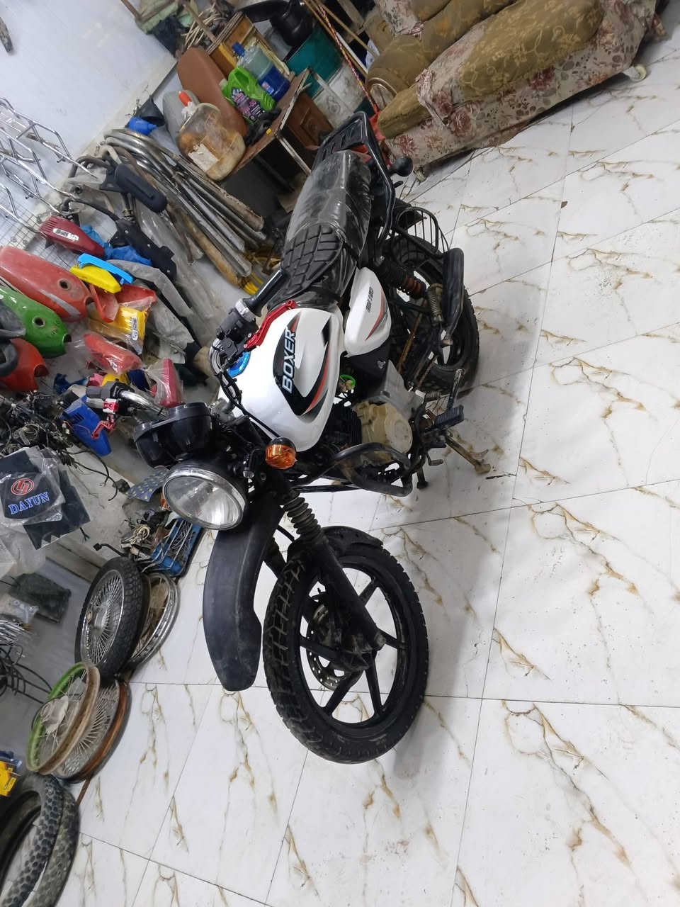 السلام عليكم بوكسر موديل 22
فقط الى الجناي 
كهربائيات كامله 
مال مزاد دراجه جديده 
كلك كلك 
الساعه 750 
بلاستيك ولف خفيف 
دراجه كلش حلوه احلى من الحقيقه 
ملك الدراجات اني 
مزاد مزاد مزاد موجود انواع الدراجات 
 بخار خفيف بمعنى لاستيك ولف 
اللي يحب يتصل لا احد يراسل الي يحب يتصل  
هذا رقم راعيها 
***********
وبيها مجال والعراق كله بي مجال 🤣
