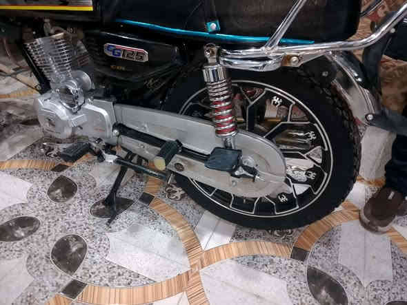 ماطور  موديل 24 لبيع خمسه كير بصمه نضيف بس ردله بتري جوزه مال تشغيل فقط سعره 550بي مجال عنوان جلولاء‏‪0773 782 7333‬‏
