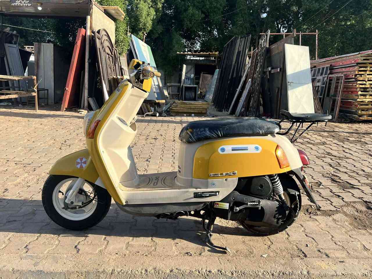 السلام عليكم بوليس كابريتر للبيع دراجه كامله كله شغال سلف هندر كهربائية مكينه خرسه مامفتوحه ختم واحد وصل معرض 
دراجه جديدة 
السعر خاص 
مكان دراجه كربلاء حي الغدير 
الرقم والواتساب ***********
