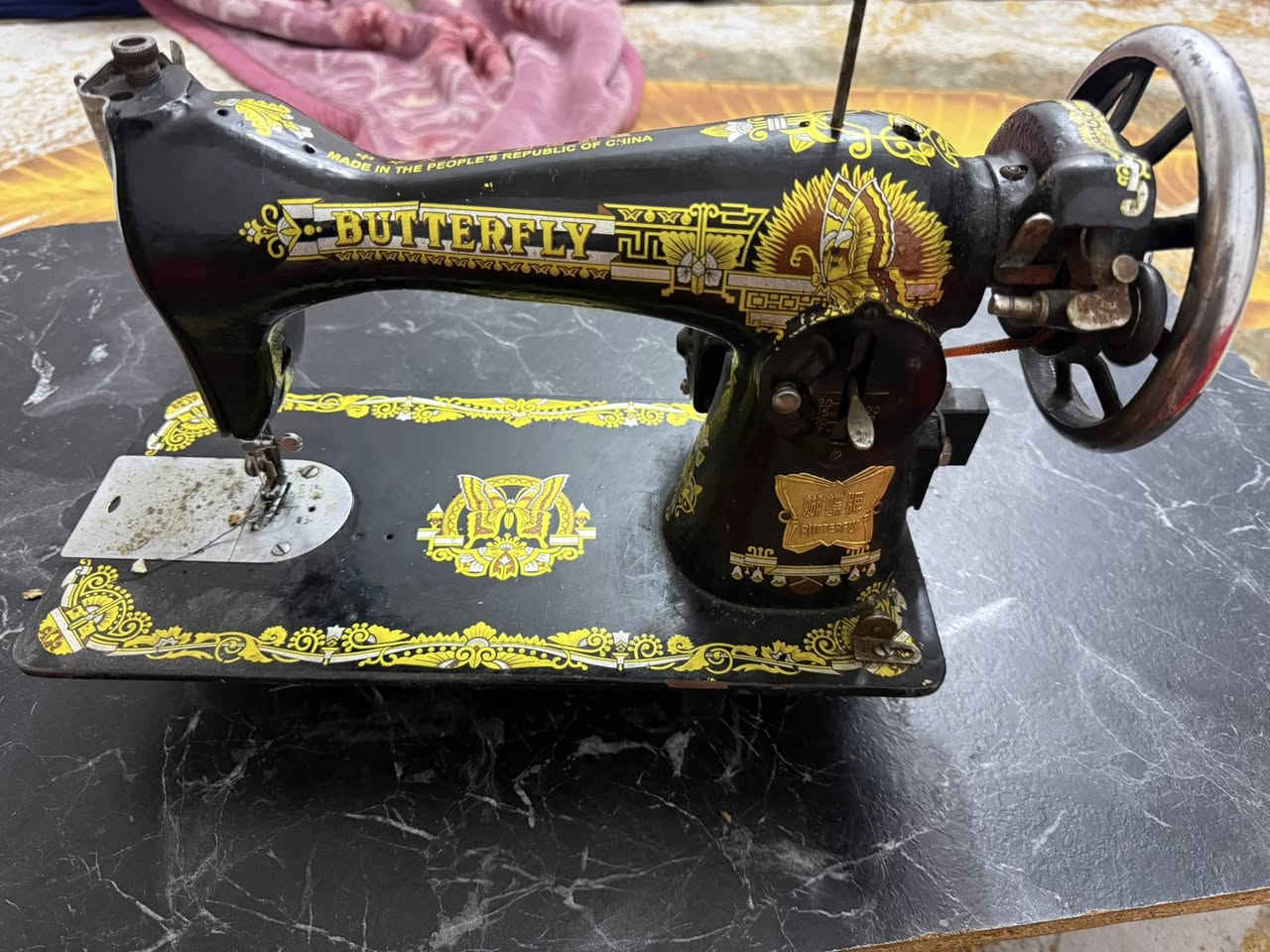 للبيع مكينه خياطه خياطها يخبل خير من الله سعرها 60 وبيها مجال قليل مكاني بصره تنومه الشراي يتصل ***********
