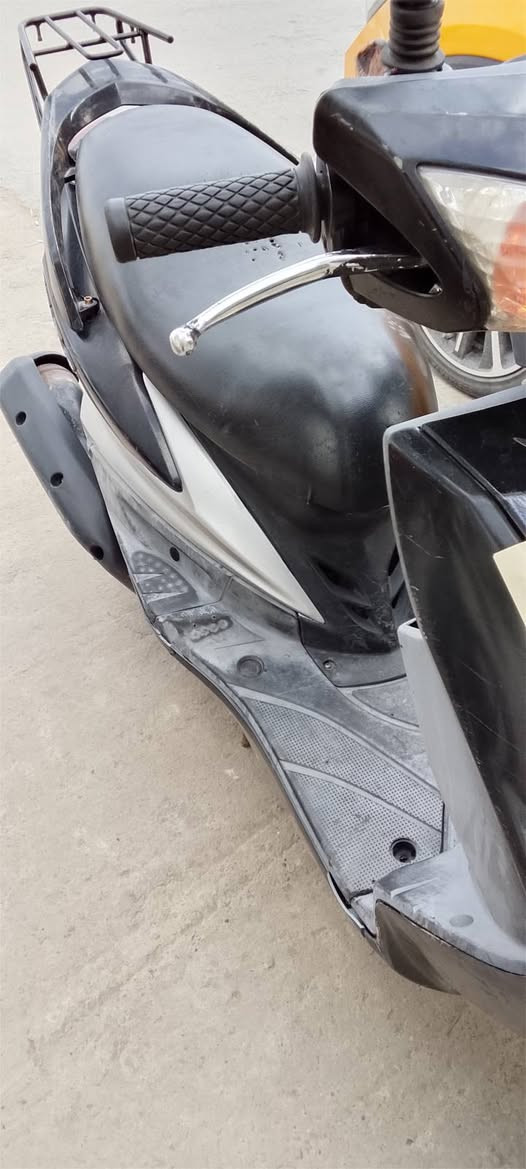 السلام عليكم دراجه سكنس فحل نوزل كلشي شغال ماعده وحده من الشاشه يرادله برمجه بيع او مراوس بريز رقم الهاتف ***********
