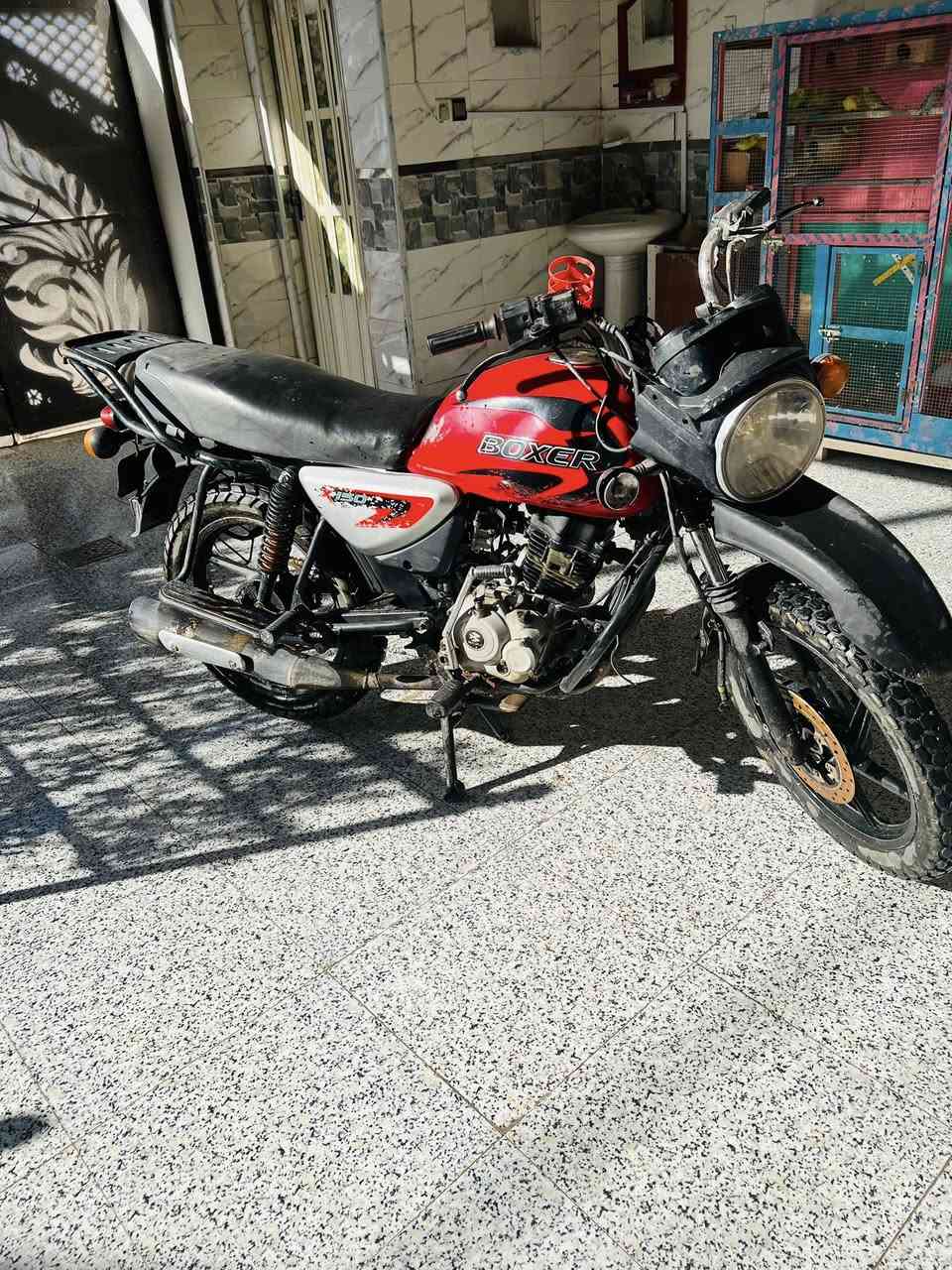 بوكسر موديل 2021
نواقصها بسيطه بريك جامة مال دشبول صفاحية
تايرات جدد ويل جديد باتري جديد زنجيل ودشالي جدد
اوراقها ضايعه اكفلك سرقه وعشائر 
مكاني حله مركز ***********
