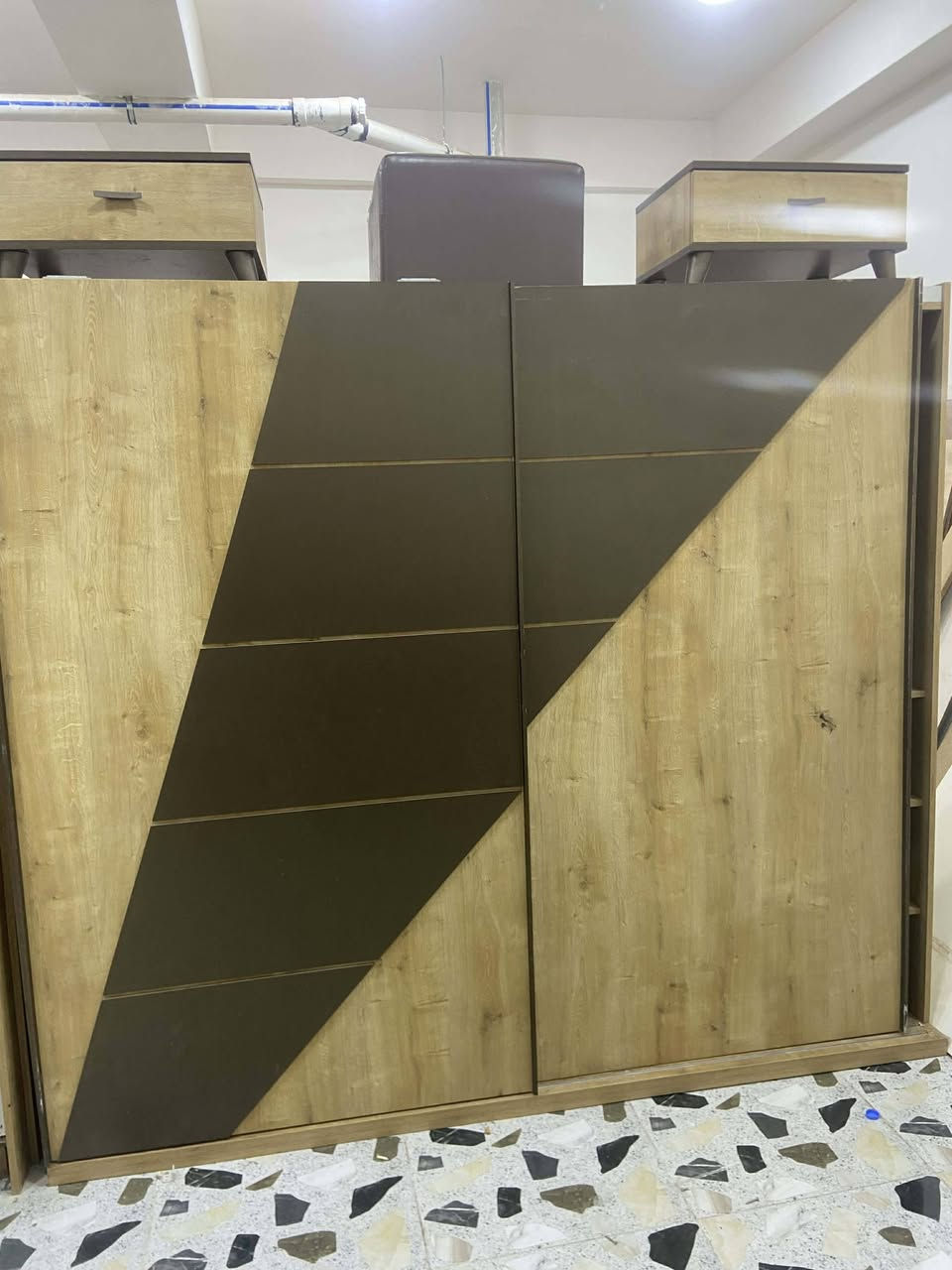 السلام عليكم غرف نوم تركي     تكريت حي العصري نهايت شارع البلديه يم أسواق البركه يوجد خدمت التوصيل الرقم ***********
