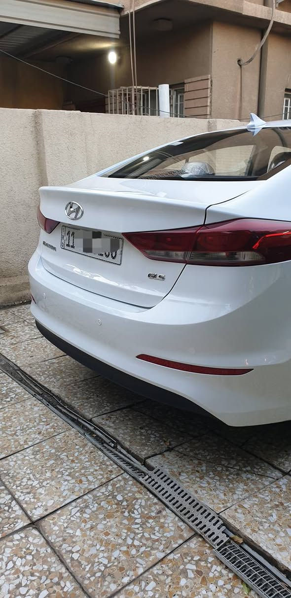 السلام عليكم 
النترا موديل 17 GLS فول عدا البصمة مري شفط اشاير بالمري  شاشة خمسة ويل كب لد امامي وخلفي مكينة 2000 كير AT قطعتين تبريد حساسات شاشة اعطال كير ثلاث انظمة كفالة من الصبغ والبارد والفتح سيارة جديدة جدا بحالة الوكالة غرفتها كلش جديدة مكانها بغداد الشعب ***********
مامتواجد على الفيس اتصل واني حاضر بي وات ساب
