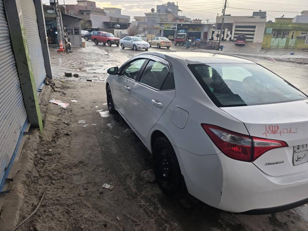 تويتا كورلا ٢٠١٦ قطعتين صبغ بدون دواخل السعر ١٣٠ ورقة وبيها مجال للشراي***********.....*********** زاخو, دهوك
