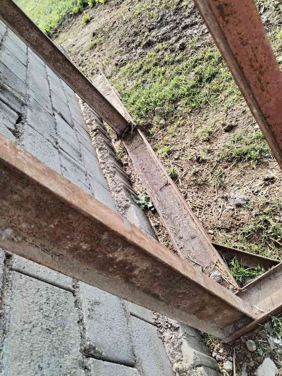 ***********)(***********؟  سعر 250 وبيه مجال
