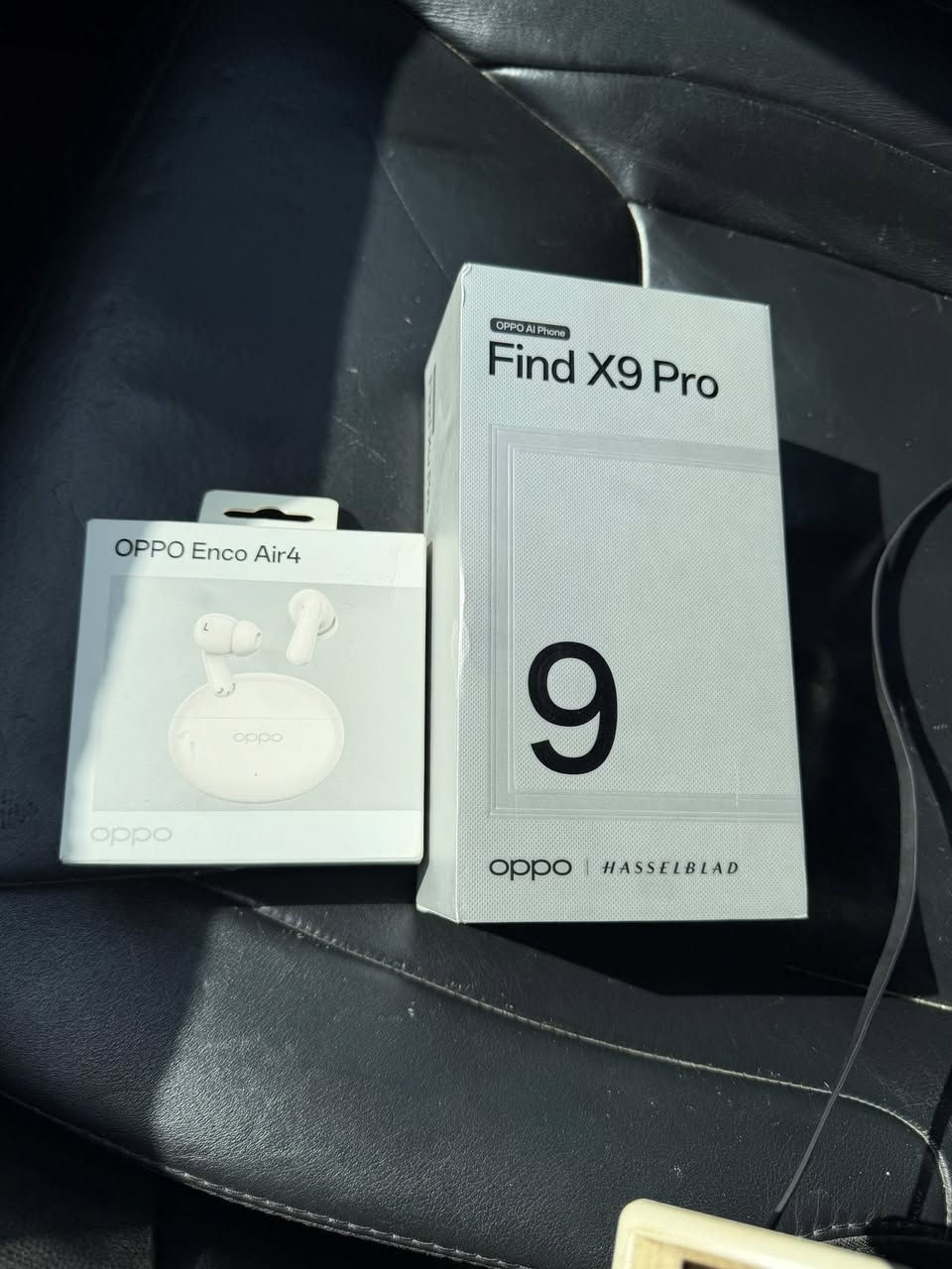 OPPO Find X9 Pro كامل ملحقات مستخدم قليل نسخه عالميه ذاكره عشوائيه 16 
ذاكره 512 الاتصال ***********
مستخدم قليل هديه هتفون اصلي من شركه
مامتوجد عل فيس
