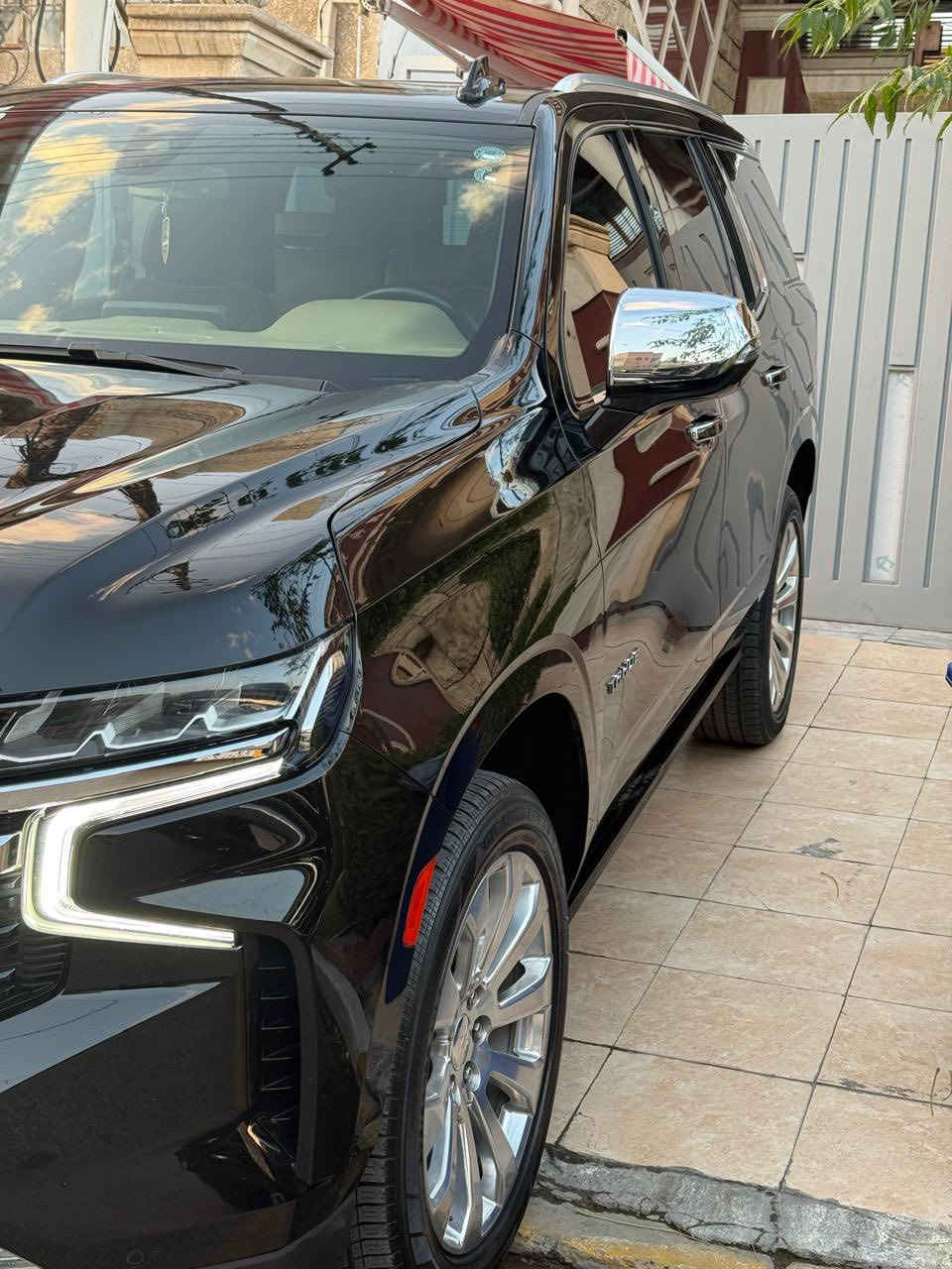 سلام عليكم
شوفرليت تاهو 
موديل ٢٠٢٢
رقم اربيل الجديد تضليل بل سنويه سنه كامله
مواصفات بريمر فـول واحد ع واحد 
بصمه ابواب +تشغيل 
تشغيل عن بعد 
بانوراما 
كشـن هزاز 
كشـنات  تدفئه تبريد
مرايات رادار 
سكليتر كهربائي 
اوتو بارك 
ثلاث شاشات 
حساس 
رادار
كامل زينون 
بك لايت ليد
صندوك جلاق
ثلاجة
كشـنات كهرباء
دوسات كهربائي 
شحن موبايل 
ستيرن كهربائي 
ستيرن هيتر  
رادار امامي وخلفي 
ويل وتاير ٢٢
وبعد بيع اهواي مواصفات 
السياره مكفوله كفاله عامه  فقط بارد شبر 
السعر ٥٣٥$
للاستفسار 
***********
