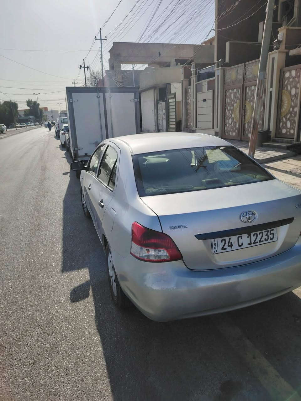 🚗 للبيع: تويوتا يارس 2013 🚗
​السلام عليكم إخواني.. سيارة تويوتا يارس موديل 2013 نظيفة جداً مابيه اي نقص) 
​📌 المواصفات والتفاصيل:
​الموديل: 2013
​اللون: فضي (سيلفر) مميز ونظيف.
​المحرك: [  1.3 ]، الكير [  عادي]
​الرقم والسنوية: رقم [دهوك/]، السنوية بأسمي 2030.
​حالة (الهيكل): [مابيه قطره صبغ فقط باب السايق مبدل شركه ].
​التبريد : [: ثلج وشغال 100%].
​الداخل : رصاصي نظيف جدا 
​ والمكان: الموصل حي البكر 
​📞 للتواصل والاستفسار: على الرقم 
***********  بي واتساب...
