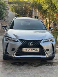 للبيع أو المراوس  مع فرق نقد    2023  awd ux 250h ليكزز هايبرد  اربع ق...