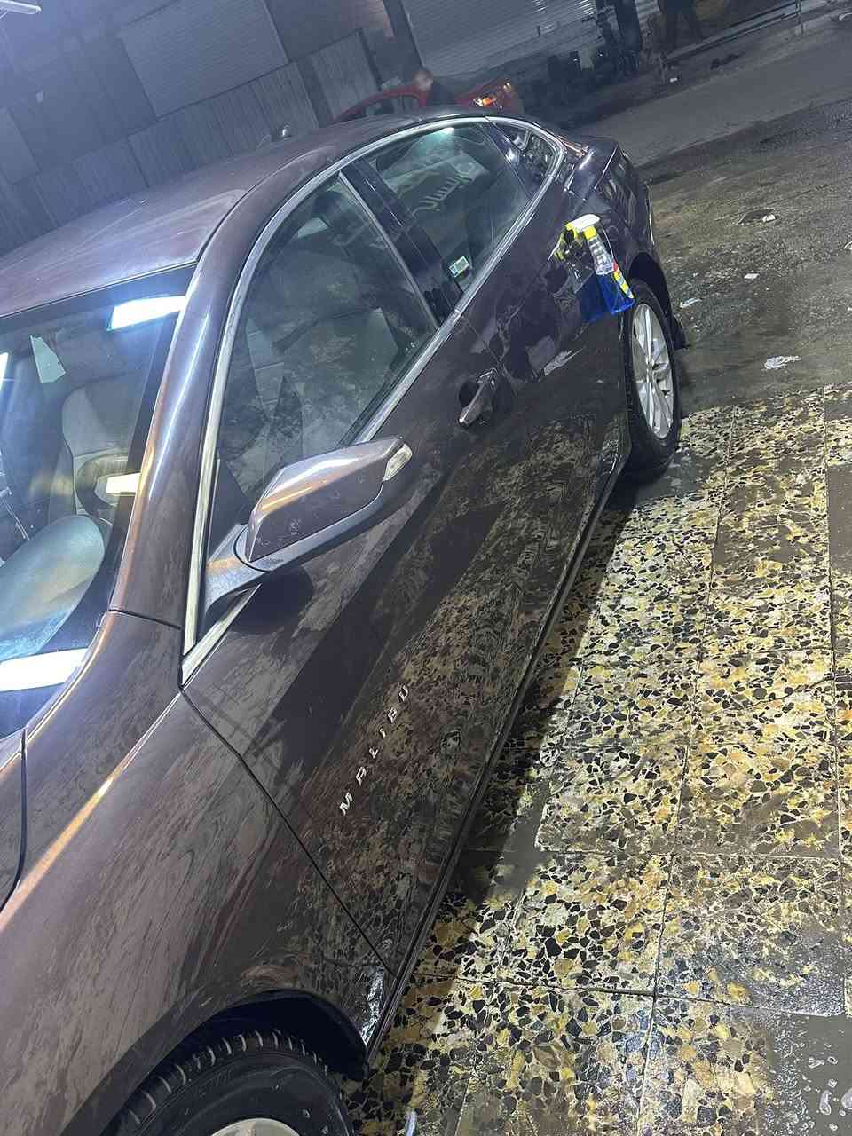 السلام عليكم 🫡 
ماليبو 2016 وارد امريكي مكينه 1500 تيربو 
اللون بني حادثها مال امريكا دعامية امامية فقط بچم كبس مكينه وگير مكفولات الصدر نص عمر
السيارة جاهزه كهربائياتها شغاله كلها داخلها جداً نظيف ✅
دوشمة جلد يباني تايرات جديده ✅
نقصها جامة مال بك لايت الخلفي والدعامية الخلفيه بيها كسر بالجانب الايسر وبيها اماكن بارد وموضح بالسونار الصور مرفقه ويه المنشور…
السنوية جاهزة وبأسمي شرط التحويل مباشر ثاني يوم رقم جديد سنوية لل2030 فحص وهزه كامل مكاني الكرادة / العرصات الهندية 
السعر $10700 يعني $107 بيها مجال بسيط وبيك خير وتدلل 🌹
للتواصل ***********
