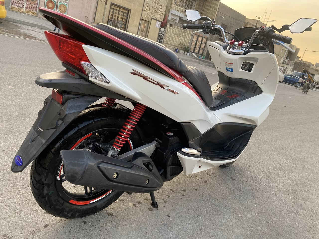 السلام عليكم دراجه بي سي اكس جيل الثاني KF مكينة 150ماشيه ٣٩ الف حقيقي دراجه نازله من معرض دبي بالاعظمية مكفوله كفاله عامه الدراجه جديدة عارضه ١٨ ورقه وبيه مجال *********** مكاني م الصدر
