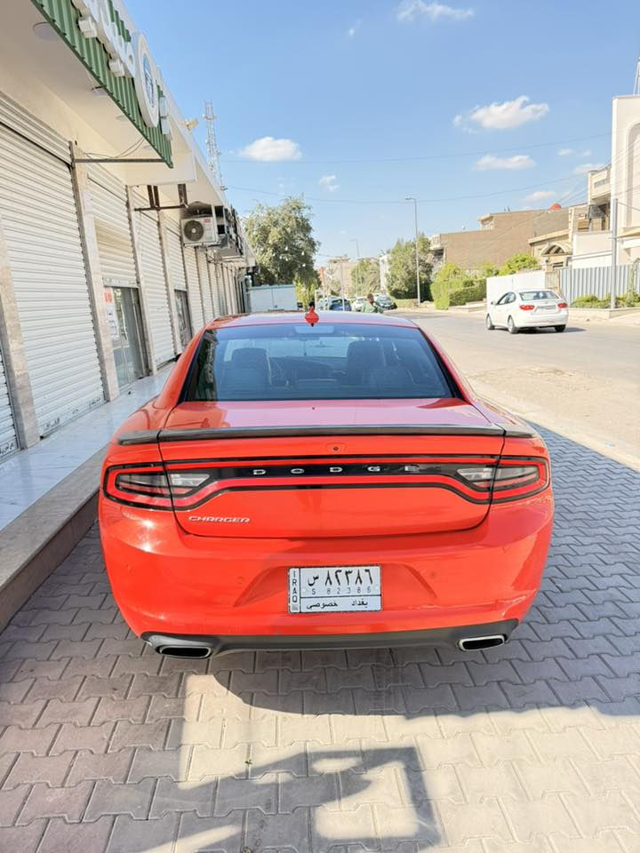 جارجر اصل 2016 (مرمزة) 2020 ، رقم بغداد
فول مواصفات
لون مميز
بصمة 
فتحة
تشغيل عن بعد
كاميرا خلفية
كشنات تدفئة وتبريد
ستيرن تدفئة
الداخل لونين اسود وابيض
ماشية 132 الف كيلو
حادثها موضح بالصور
جاملغ ايسر فقط مبدل 
وداخل العراق جاملغ خلفي عالبارد
وايرباكات طاكة

السعر / 15،400 $
الموقع بغداد / رقم الهاتف ***********
