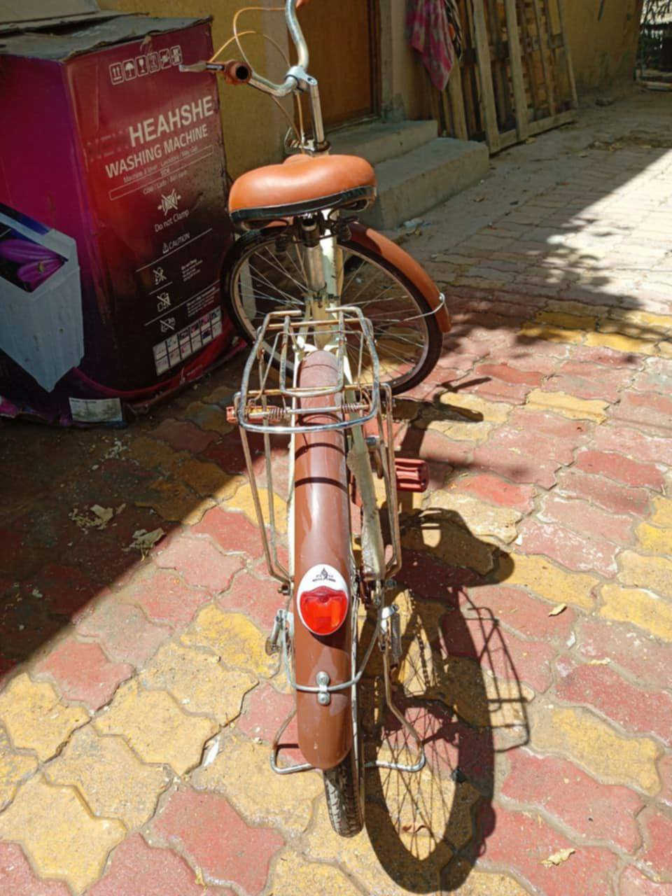 باسكل اللبيع جديد بعده بجيسه بريك امامي خلفي ماناقصه شي ب80وبي مجال ***********والخاص مفتوح
