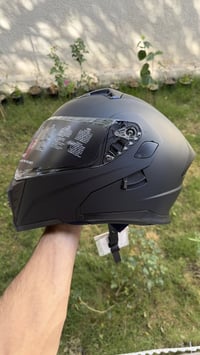 خوذة بالة الماني نضافة 100‎%‎ جديدة بل ستكرات ولكتلوك مالها ماركة iLM ...