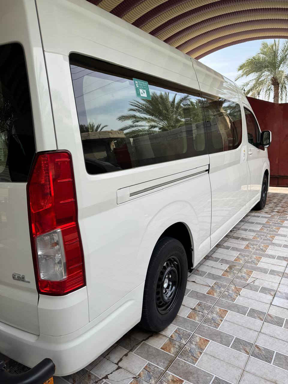 السلام عليكم من رخصت مدير الكروب هايس فول موصفات اوتماتيك بانزين مكفوله كفاله عامه مكاني بصره رقمهااا سليمانيه ملكلف بل نشر رقم 📱 صاحب السياره ***********
