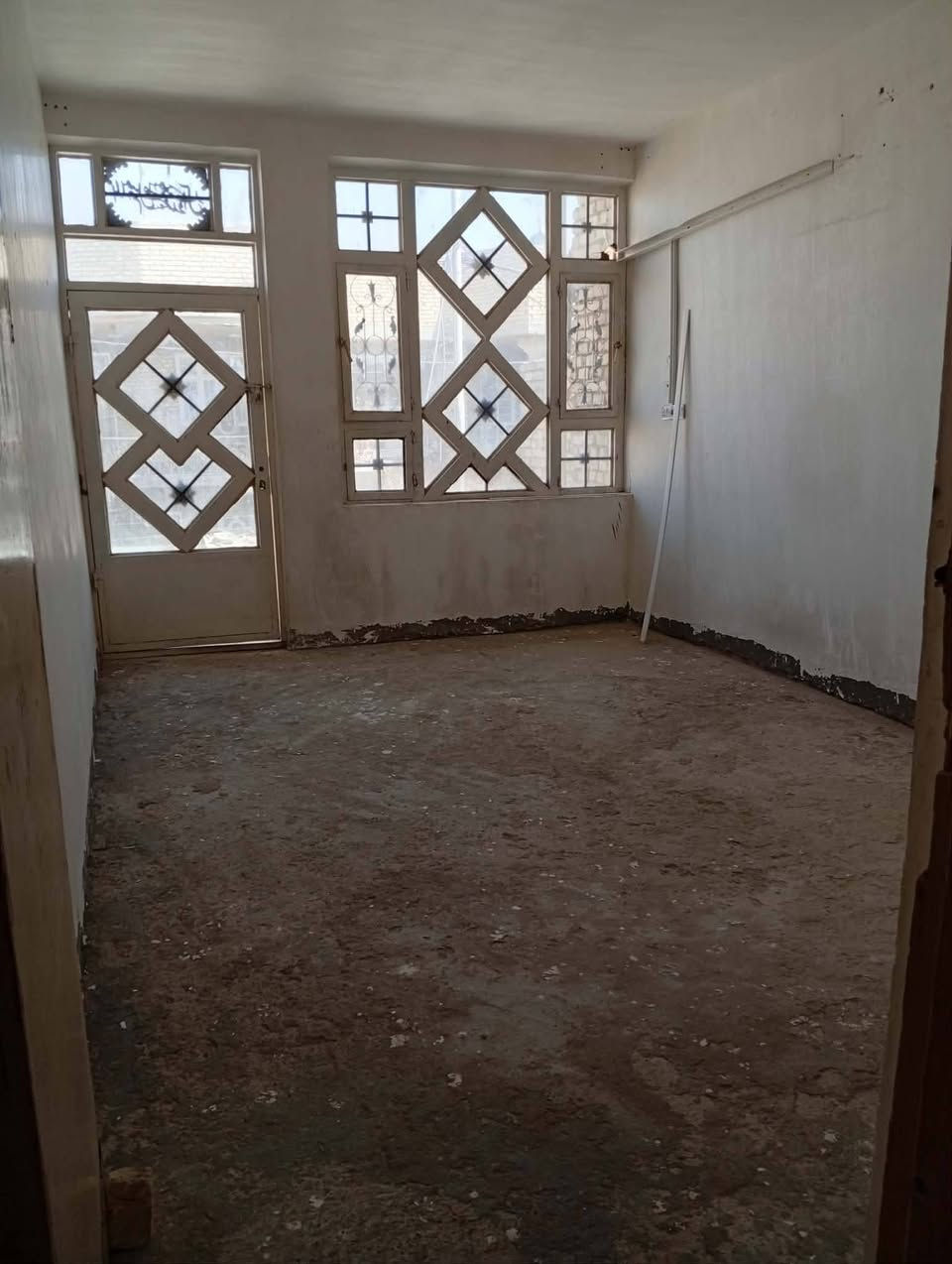 🛑مشتمل للبيع 🛑
مشتمل 100م للبيع طولاني
..................................... 
التفاصيل ( ٣غرف نوم وصاله واستقبال ومطبخ وصحيات داخلية وخارجية)
------------------------
العنوان. حي الحوراء
اقرب نقطة دالة. مدرسة عمود الدين 
عرض الشارع 10م
------------------------
لاستفسار أكثر الاتصال على الأرقام أو مراسلة الصفحة
*********** واتساب
*********** رقم صاحب العقار
