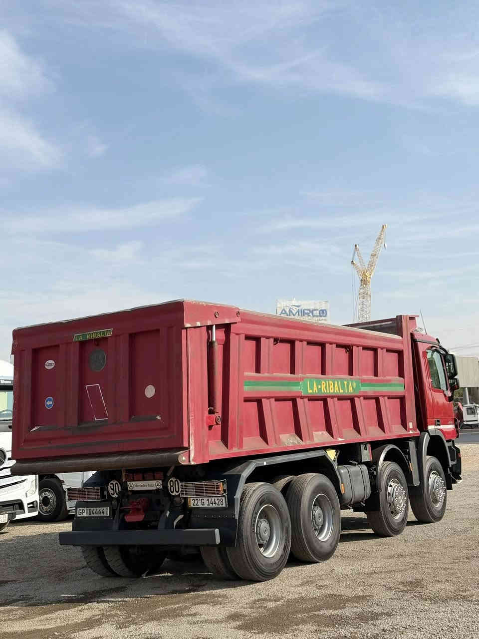 معرض مهدي اربيل
نوع : مارسيدس اكتروس عكرب قلاب
موديل : 2005 رقم اربيل
حجم :4144 6V
ألون : احمر 
مواصفات: إيطالي بيلادي قلاب عكرب  مجموع جيف 5 وركات كدام 4 وركات تبريد هورن  
گير : كهرباي 8 نمر كلج 
 العنوان : اربيل  قوشتب تريق كركوك  معرض مهدي اربيل 
***********
***********
