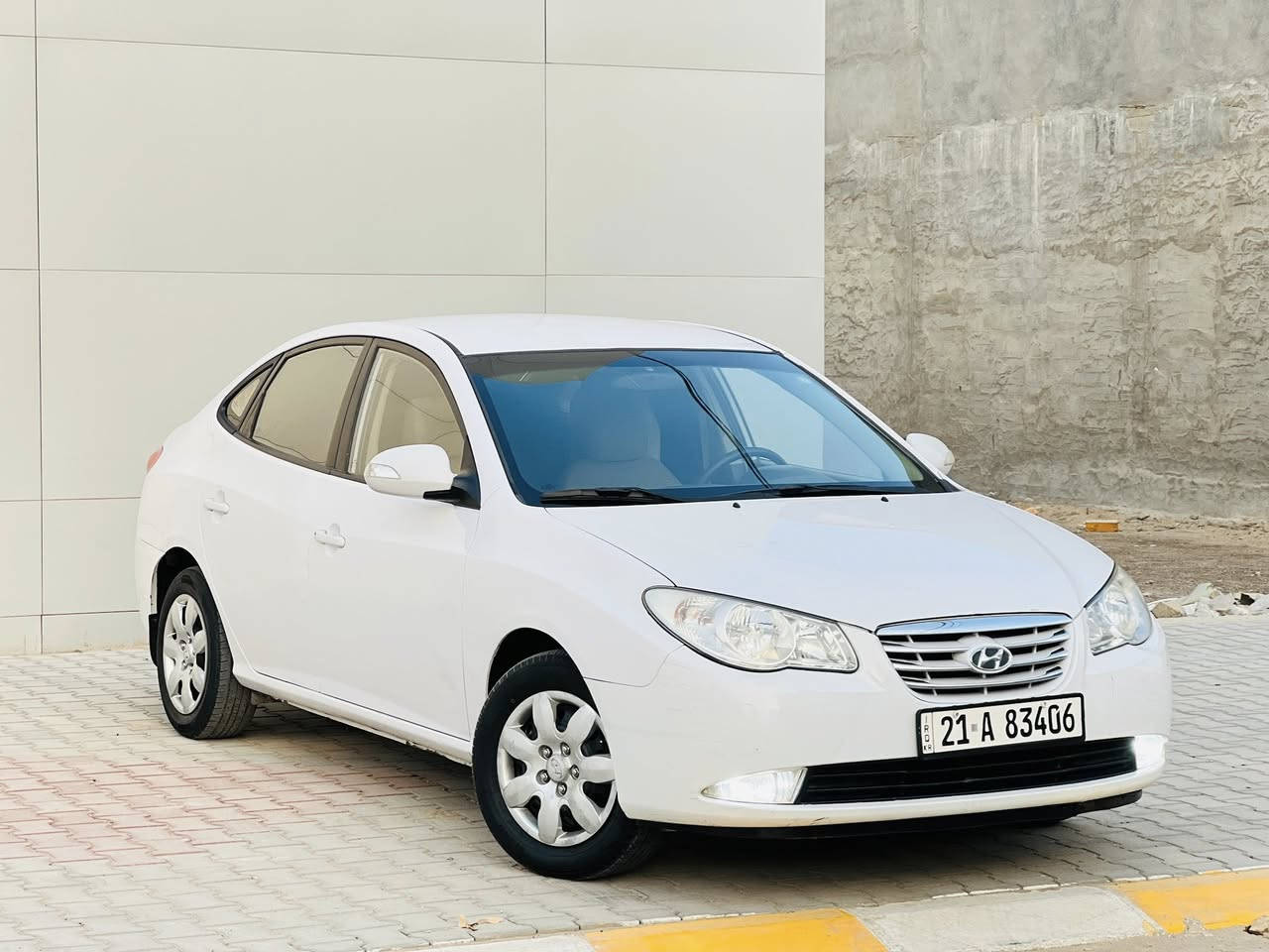 للبيع بسعر مناسب جداً 109…
هونداي النترا 2011 خليجي لون ابيض (ثلجي)رقم سليمانية دولي سنوية جديدة بأسمناا…سياره خير من الله حيل حلوه واحلى من الصور…مواصفات نص فول 
محرك1600 شرط 
كير اوتو 
4 جام كهرباء 
بلاجكتور شركة 
يدات بيض 
قفل كير 
اريل وباقي المواصفات معروفة..
كير محرك صدر طخم تاير جدد جاهزة مجهزة بدون كل نقص…
سياره بيها نص الباب الخلفي وبيها بالجنطة شوية بدون دواخل والباقي كفالة…
السعر 109 وبيها مجال للشراي…
مكاني صلاح الدين تكريت 
للاستفسار ***********
