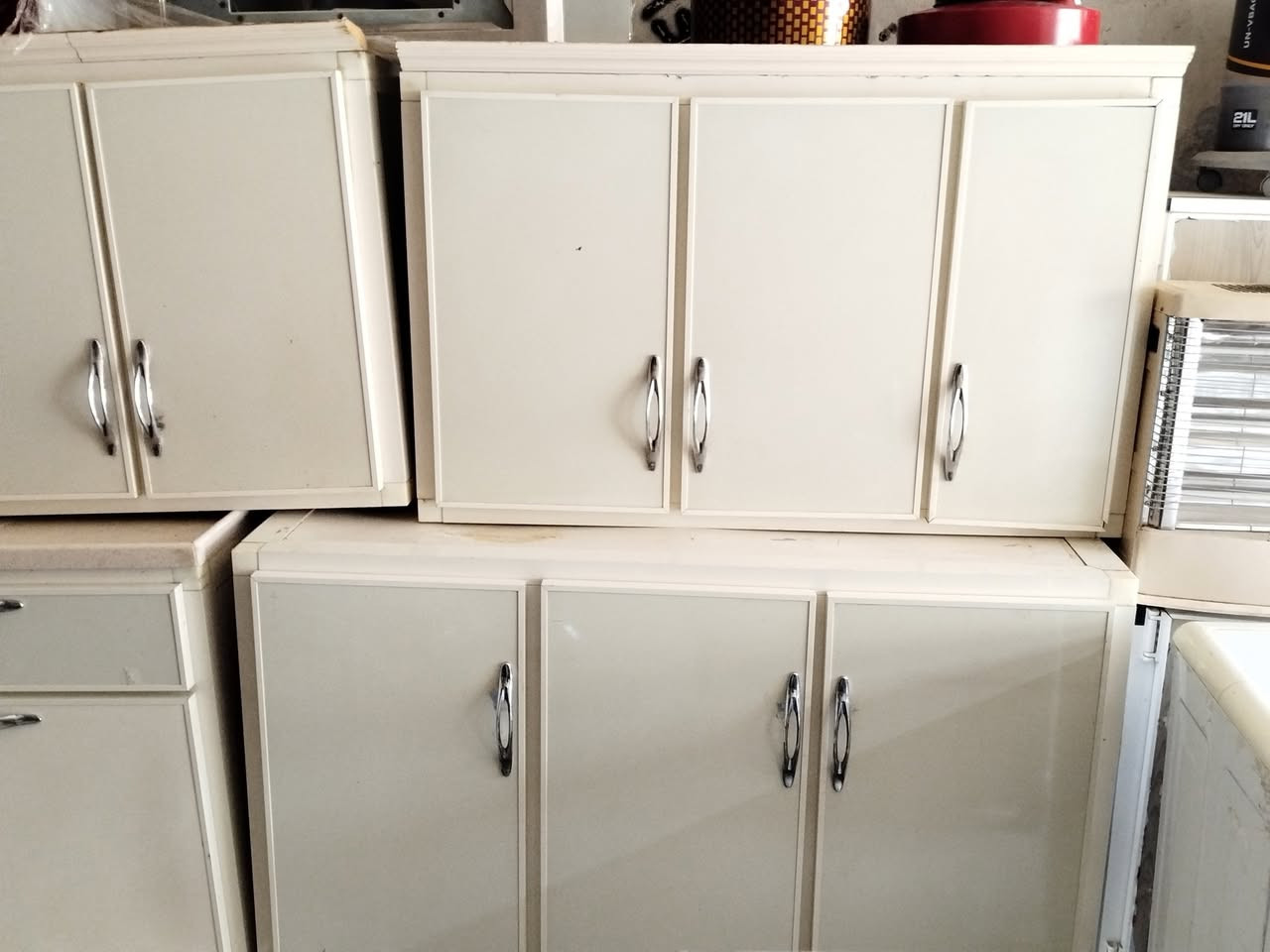 سلام عليكم 
متوفر الان كاونتر احطاطة اصلي نضافة 90 % مع الطباخ و المفرغة بسعر مناسب جدا و متوفر ديلاب حديد و كافة الاغراض المنزلية في مزاد المدينة لبيع الاغراض المنزلية الموقع جلولاء النافورة مجاور هلا ماركت خلف العيادة البيطرية رقم ***********
