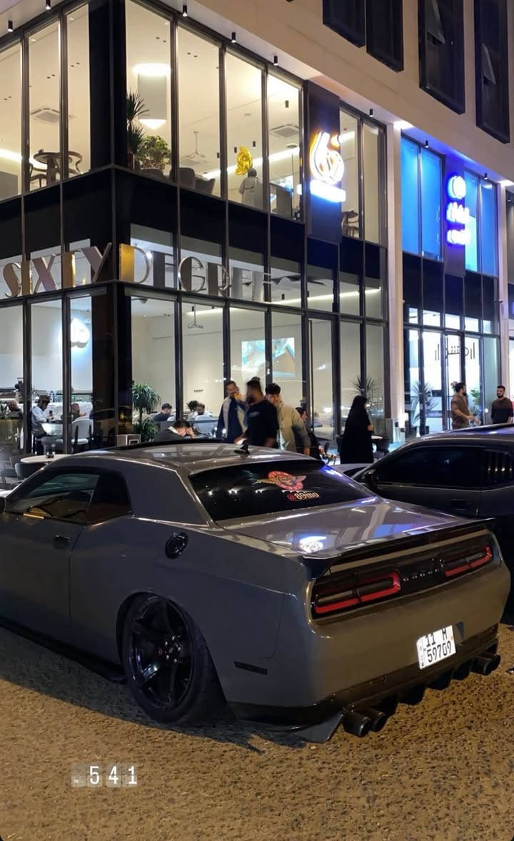 اصل مديل وشيكر2017
📍سلايد روف
📍شاشه كبيره
📍لاونج كونترول
📍ويل نجمه
📍اضافات كاربون فايبر
📍كشنات جلد حظن
📍جكات اير بفت S3
📍هدرز لونگ
ماشيه 69 ميل 
2017 
مصبوغه حزام
نقص: صدر امامي وتنفيس بجوبلس الامامي 
وعليهة غرامات تنزل من سعر السيارة
مكاني بالنجف حي الامير 
غير متواجد علنت
اتصال فقط ***********
السعر 155 وبيهة مجال بسيط
