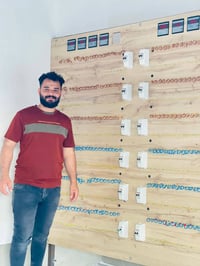 تم تفصيل بورد ذكيه  250 جوزه يوجد نذام اقصاد وتحياتي الجميع  077087399...