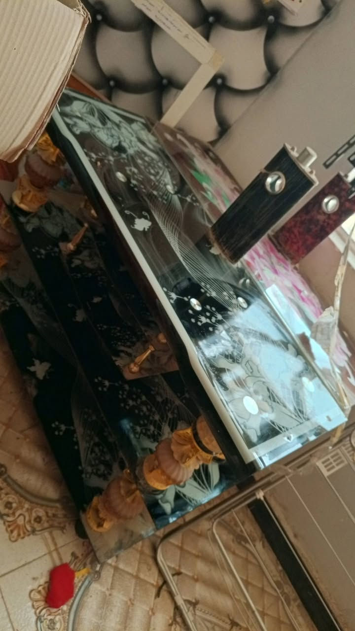 ميز شاشه عدد 2 اي ضرر مابي  قيم وخذ


**إذا كنت صاحب هذا الإعلان وتريد حذفه لأي سبب، رجاءا أرسل رسالة إلى الدعم الفني**