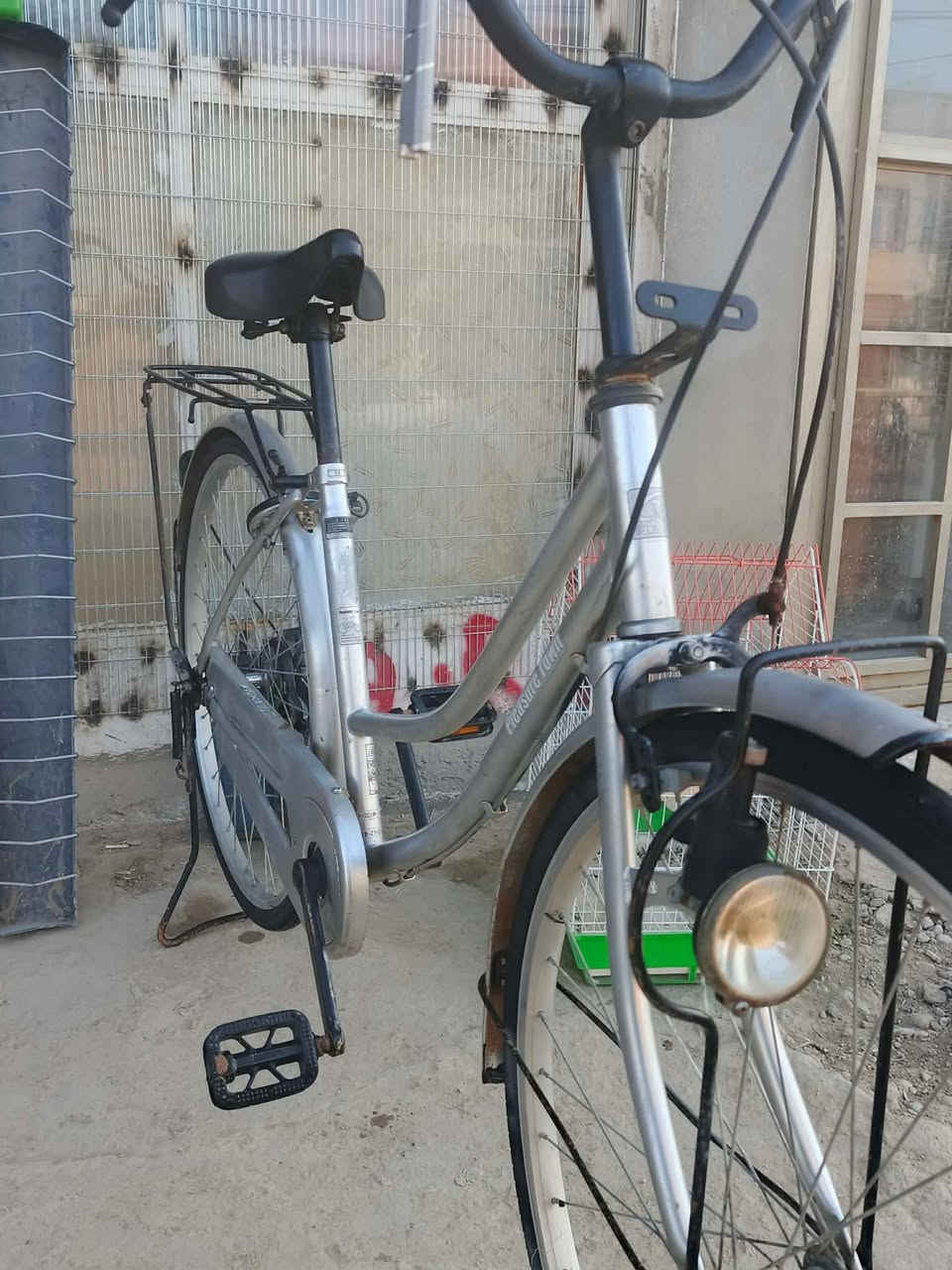 باسكل للبيع الي يريده هاذه رقمي حله حي العسكري المكاتب ***********
