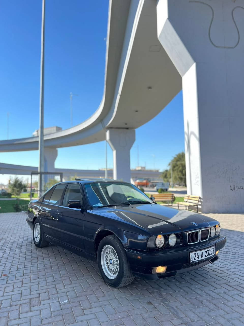 سلام عليكم
حجم 525 
موديل 95
معروف موصفاتها 
محرك مسكر فانوس بلاد بليته وسنويه 
كلشي بالسياره شرط كير محرك تبريد صدر امامي خلفي داخل خارج بلاد وشرط  السعر 83 وبيها مجال للشراي ***********
