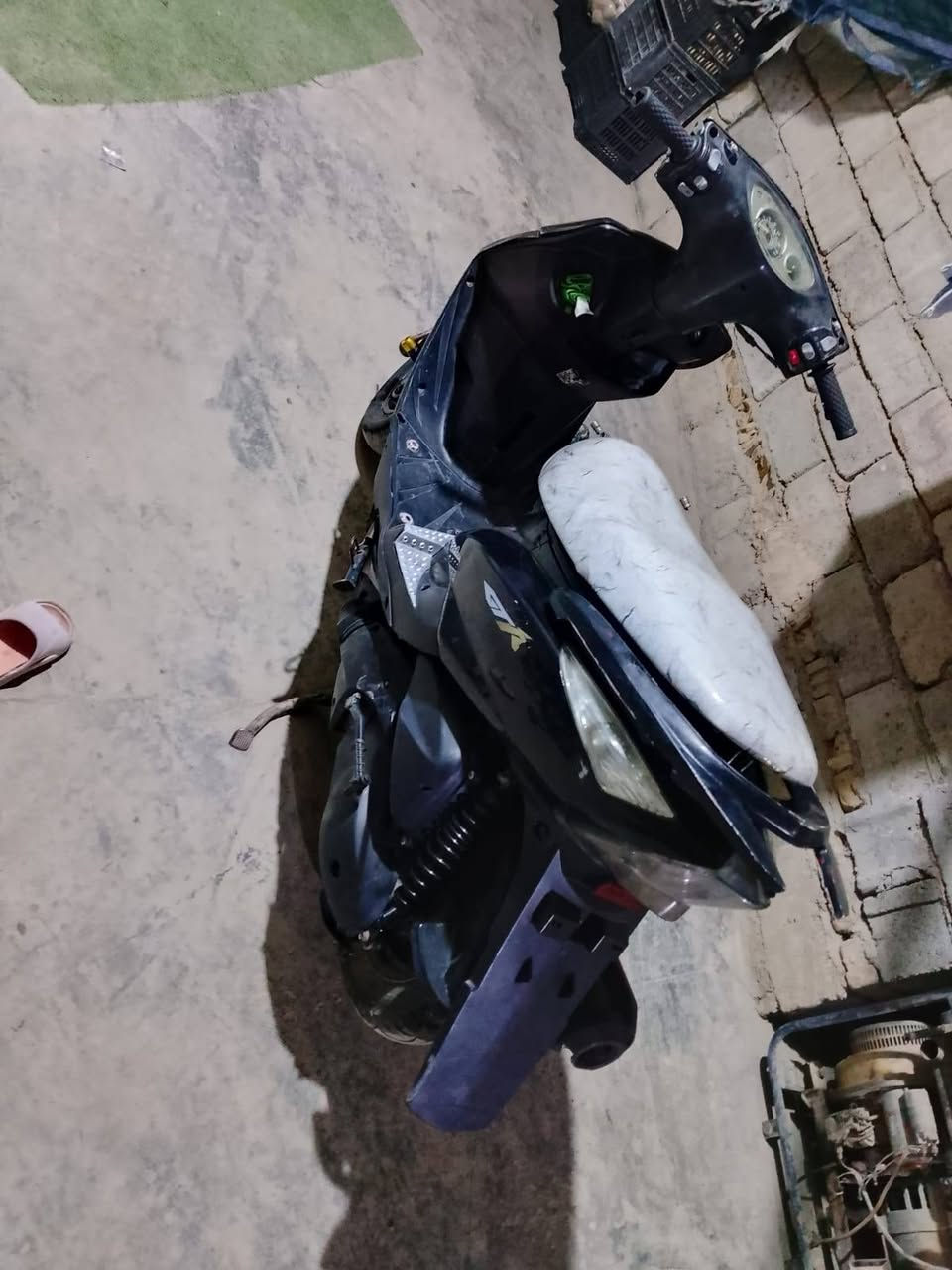 سلام عليكم ثعلب للبيع اي نقص مابيه فقط كابريتر وصخه كفرات انضاف شلعه تشك الكاع كهربائياته كله شغاله مكاني بغداد الغزاليه سعر400وبيه مجال للطيبين رقمي***********
