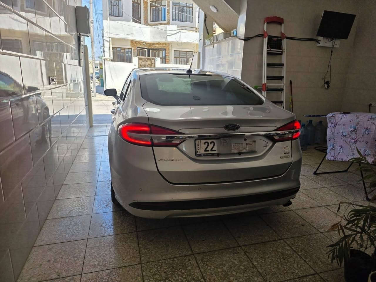 فورد فيوجن 2018 
محرك ايكو بوست 1500 تيربو
اللون : سلفر "رصاصي"
- رادار محيطي
- تحديد مسار
- نقطة عمياء
- حساسات خلفية
- كاميرا خلفية
- تشغيل عن بعد
- بصمات عدد 2
كل تفاصيلها شغالة على وضع الشركة 100%
مابيها أي نقص 
ادامة كاملة عليها مع تغيير "زيت الگير"
عداد المشي 131 ألف كيلو
الضرر قطعة وحدة مثلما موضح بالسونار المرفق 
السيارة بإسمي سنوية جديدة تحويل ثاني يوم ..سعرها ١١٨ $ بيها مجال بسيط للاتصال *********** سامراء, صلاح الدين
