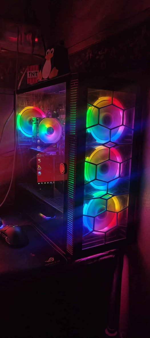 السلام عليكم

 حاسبتي الشخصية للبيع سبب البيع محتاج فلوس
حاسبة كاملة من كلشي بس تعال ولعب
للتنبيه الحاسبة جديدة ما صارلي شهرين من جمعتها

============================

الموصفات

معالج = Intel(R) Xeon(R) CPU E5-2680 v3 @ 2.50GHz

مذربورد = MACHINIST (X99 PR9)

كرت الشاشة = AMD Radeon RX 580 8GB

رامات = DDR4 32gb-2400hz 

بور سبلاي =  500واط

كيس Fantech HEXA XL CG82  اربع فانات

هارد 1 = ssd 512gb 

هارد 2 =HDD 500gb

بيها هارد m.2 4TB بس مو حقيقي المساحة الحقيقة 128gb

شاشة = HP 1080p 24انش
==========
كلشي جربت بهاي الحاسبة  جميع انوع العاب الموجود هسة  عندك هم برامج الشغل من الثقيل الى الخفيف 
عندك هواي العاب عندي فيديوهات مسجلة لو تريد تجي اتشوف ابيدك ماكو مشكلة  
الحاسبة  كلش حلوة لو ما محتاج ما ابيعها
====
السعر ٤٠٠.٠٠٠ الف 
====
شباب انا مطلوب فلوس ٤٠٠.٠٠٠ الف  اذة تكول اهواي هاي كاملة بس تعال ولعب شاشة وكلشي

موقعي = البصرة خور الزبير 

افظل تجي تاخذها بيدك احسن موجود توصيل بس افظل انت تجي تاخذها وعندك ضمان من عندي اسبوع كامل جرب كلشي بيها واذة شي مو صحيح انا بل خدمة

رقم التواصل 
*********** الزبير, البصرة
