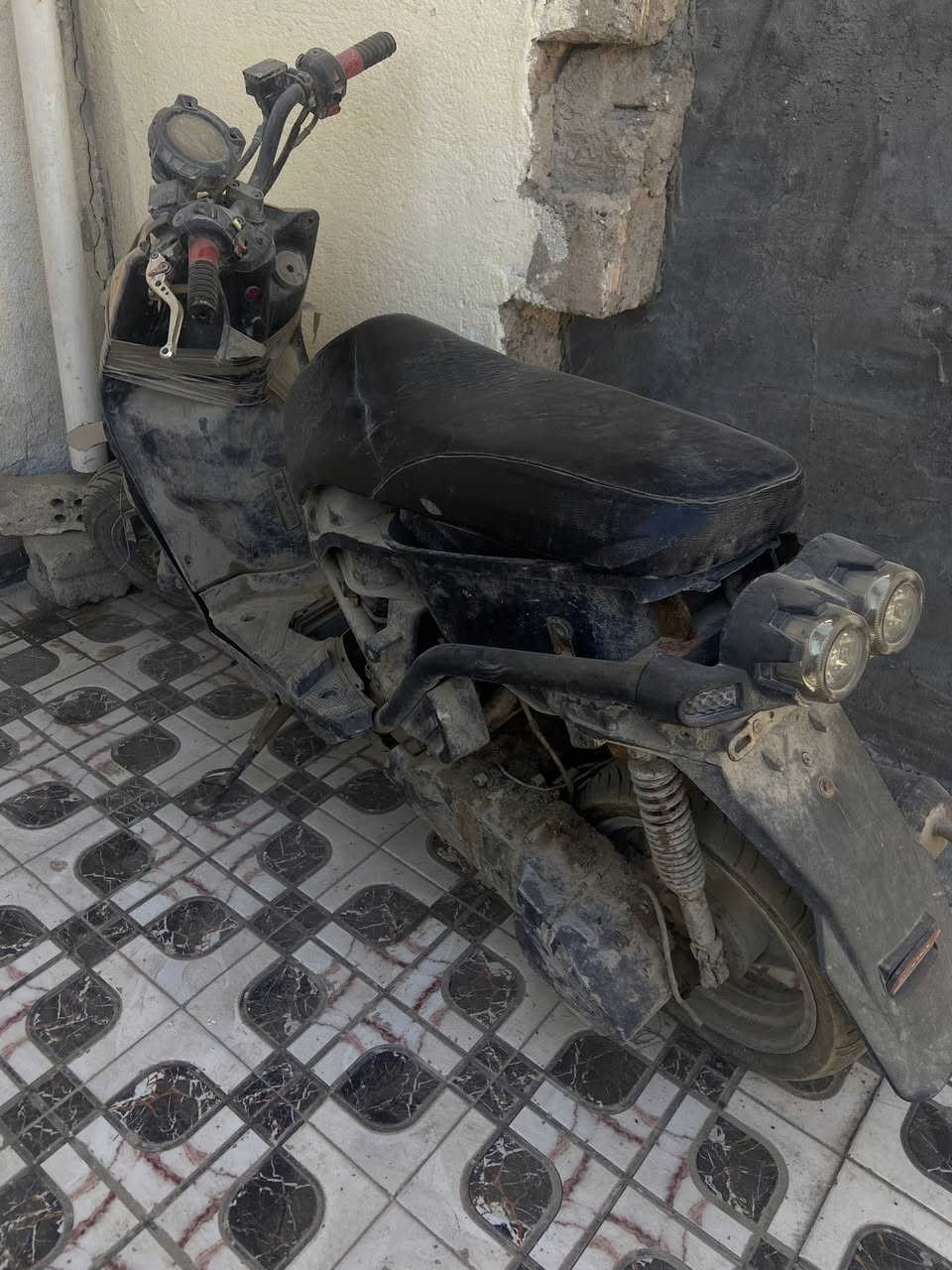 السلام عليكم دراجه للبيع كوم حديد هيه الدراجه شغاله بس نقصها سلف بس صارلها فتره متروكة


**إذا كنت صاحب هذا الإعلان وتريد حذفه لأي سبب، رجاءا أرسل رسالة إلى الدعم الفني**