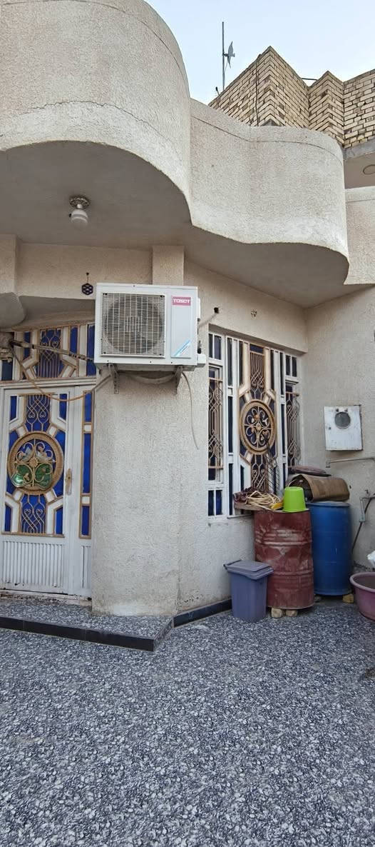 دار للبيع
المساحة 125 عليه الإسكان 
طابق واحد غرفة وصالة ومطبخ ومنور وصحيات واستقبال 
السعر و الاستفسار خاص 
***********
