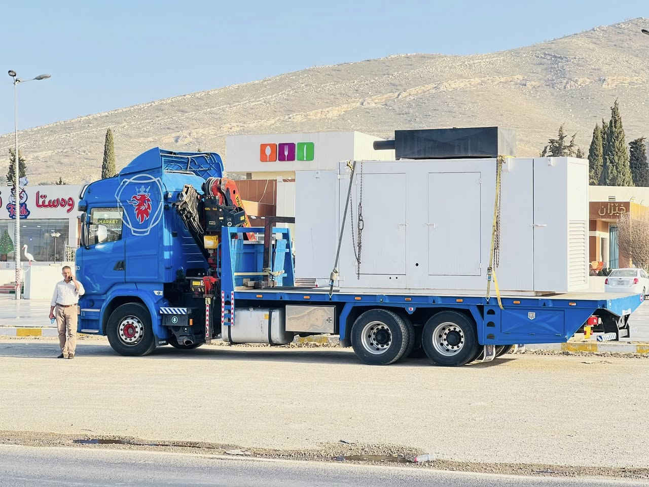 سكانيا للبيع موديل2014 فول مواصفات تبريد ريتايدر كير اوتماتيك وكلاج بودي سبعه متر كرين حجم 27000 تسعه طن الاتصال على ***********
