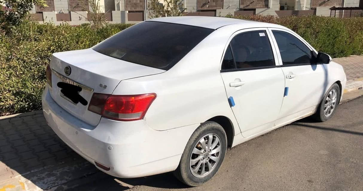 السلام وعليكم 
بي وايدي للبيع 2013 كير ومحرك كورله كير محرك مضبوط تايرات صدر تبريد تدفئه شغاله السياره جاهزه السياره مطلوبه مال شركات ابيعهه حبل 
مكانهه تكريت
***********
