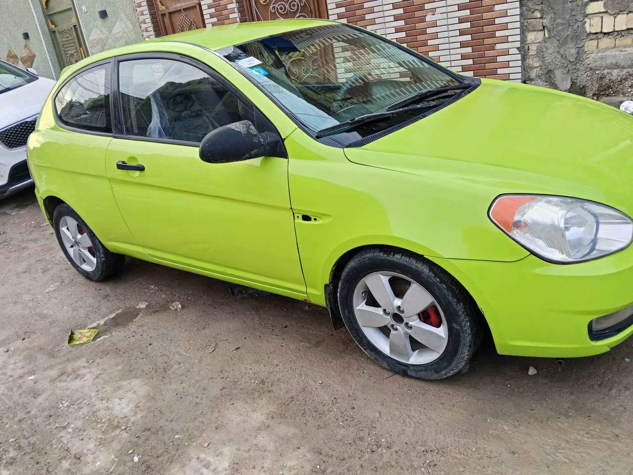 اكسنت تك باب 2007
مصبوغه عام تغير لون 
بيها جاملغ امامي مبدل عكس سايق بدون دواخل
هزه جديده بسمي مكينه تبريد جاهزن
بيع او مراوس
 مكاني بغداد طالبيه 
***********
