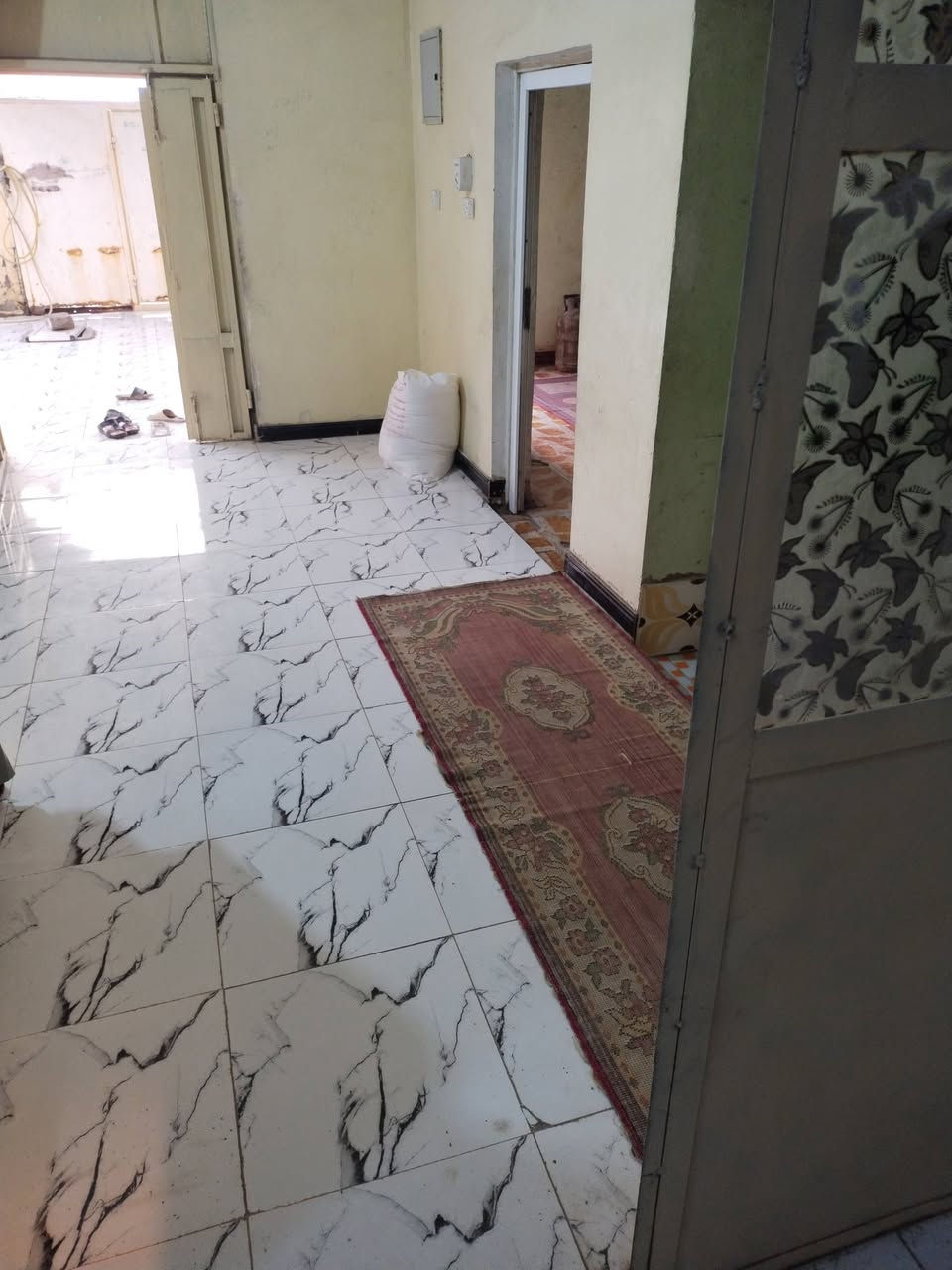 بيت للبيع طابقين غرف 4
صالة 3 مطبخ 
براني صحيات داخليه و خارجية 
البيت عگادة رباطات 2 
مساحة البيت 250 متر
حي غرة الصوب الكبير  السعر 120 وبيه مجال 
للاستفسار ***********
او مراسلة الصفحه
