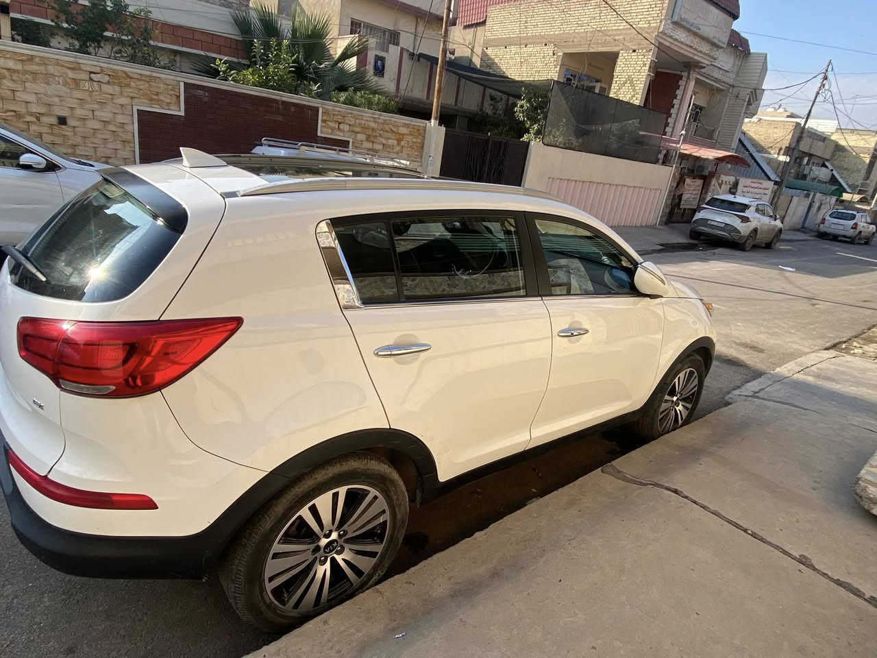 سبورتج ٢٠١٥ محرك ٢٤٠٠ وارد حادثها جداً بسيط
مواصفات EX فول الفول السعر ١٤٥ ورقه 
م قطعتين تبريد   داخل جلد بصمه   بناراما كشنات تدفئه تبريد
***********
