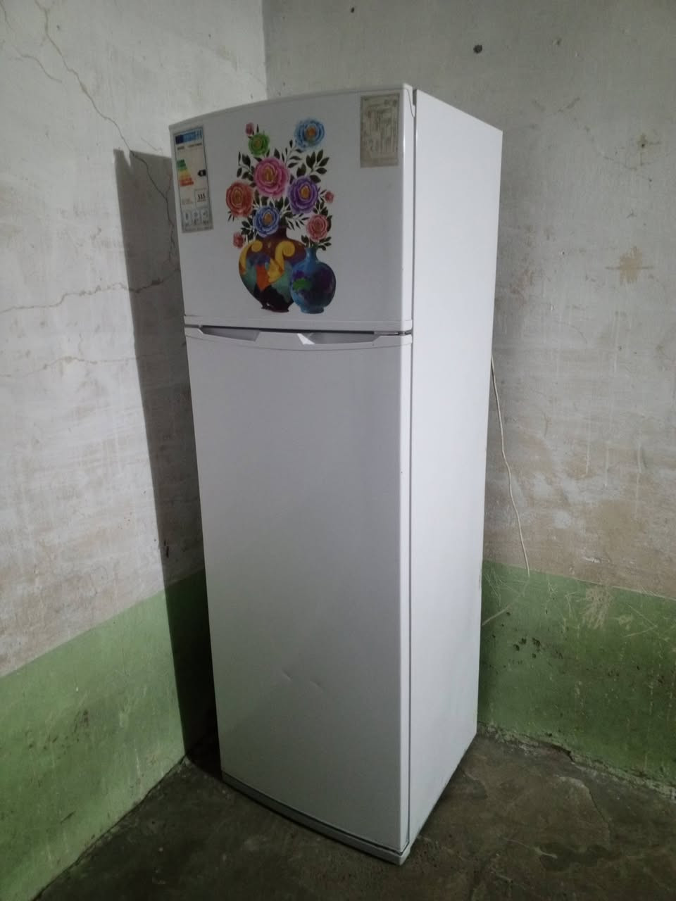 ثلاجة للبيع السعر 160الف 

‏***********‬‏

***********
