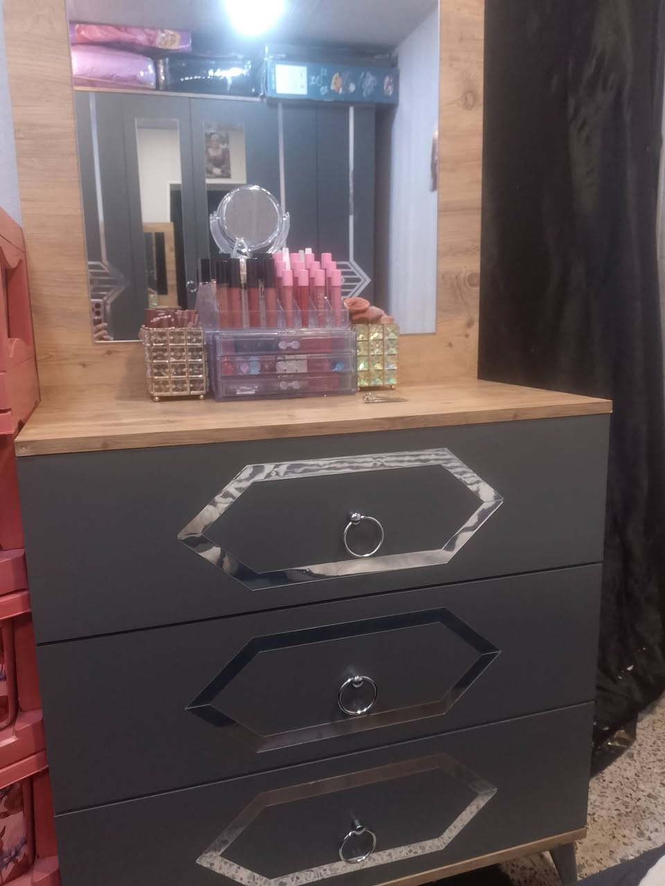 للبيعبس كمدي واحد مكسور كلشي ما بيها ب سعر 350 قفل و الي يريدها خاص


**إذا كنت صاحب هذا الإعلان وتريد حذفه لأي سبب، رجاءا أرسل رسالة إلى الدعم الفني**