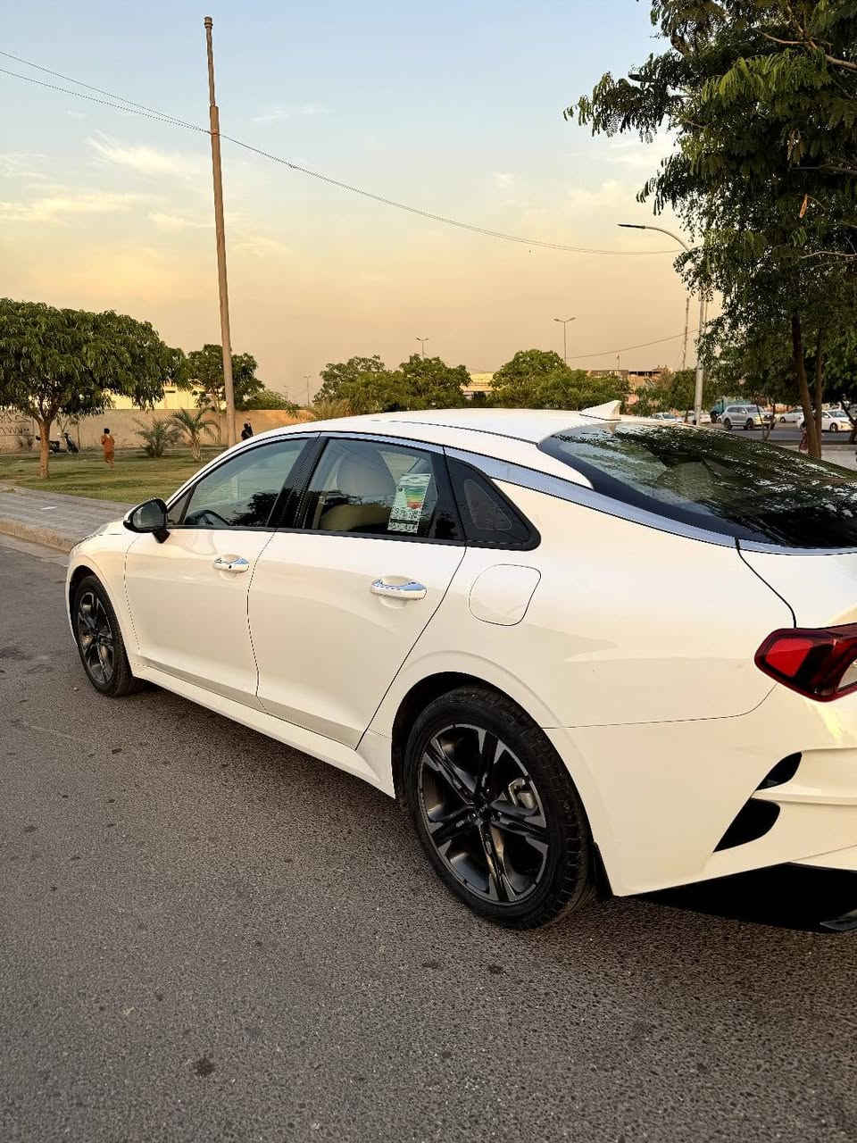 K5 خليجي لبيع بدون مراوس ضمان شركه الدوليه رقم بغداد محرك 2000 دوش سياره مواصفات عدا الفتحه  سونار موجوده الشراي الاتصال برقم ***********
